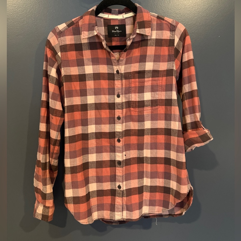 XS Windriver plaid shirt
Small imperfection